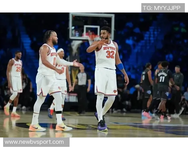 德里克奎因表现抢眼13号秀高效砍下15分6板2帽并导致文班六犯